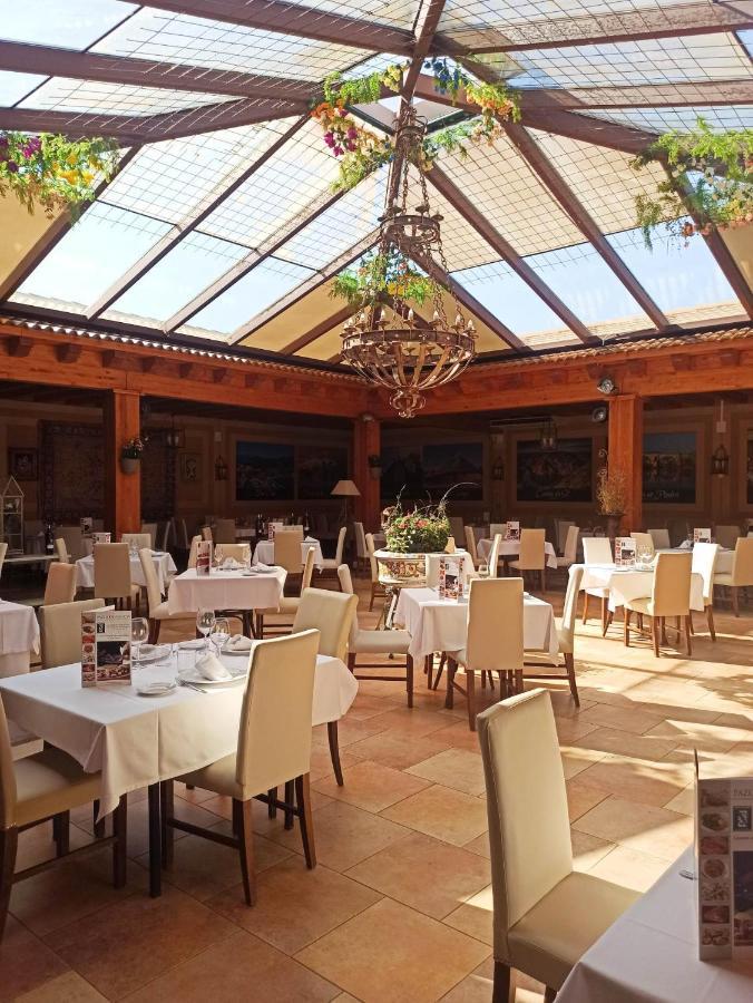 Hospedium Santana Hotel Restaurante Palazuelos de Eresma Ngoại thất bức ảnh