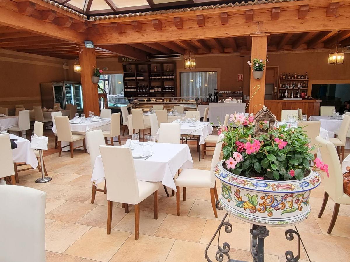 Hospedium Santana Hotel Restaurante Palazuelos de Eresma Ngoại thất bức ảnh